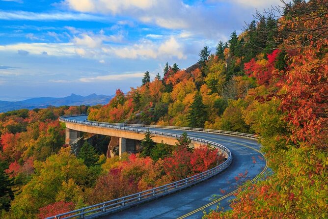 Waterfalls and Blue Ridge Parkway Hiking Tour With Expert Naturalist - Key Points