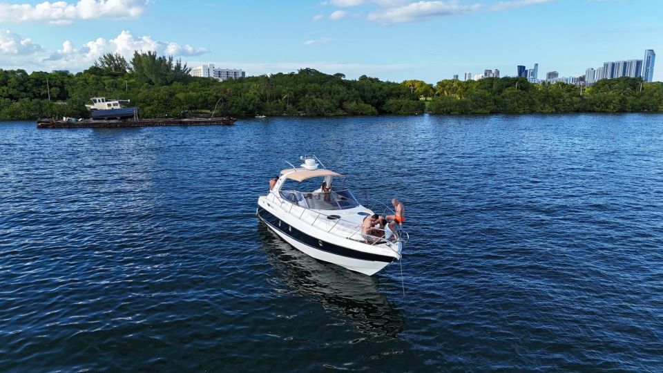 Yacht in Miami for Up to 12 People All-Inclusive - Key Points