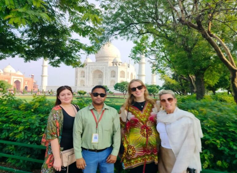 From Delhi: Taj Mahal Sunrise & Agra Fort Tour By Car