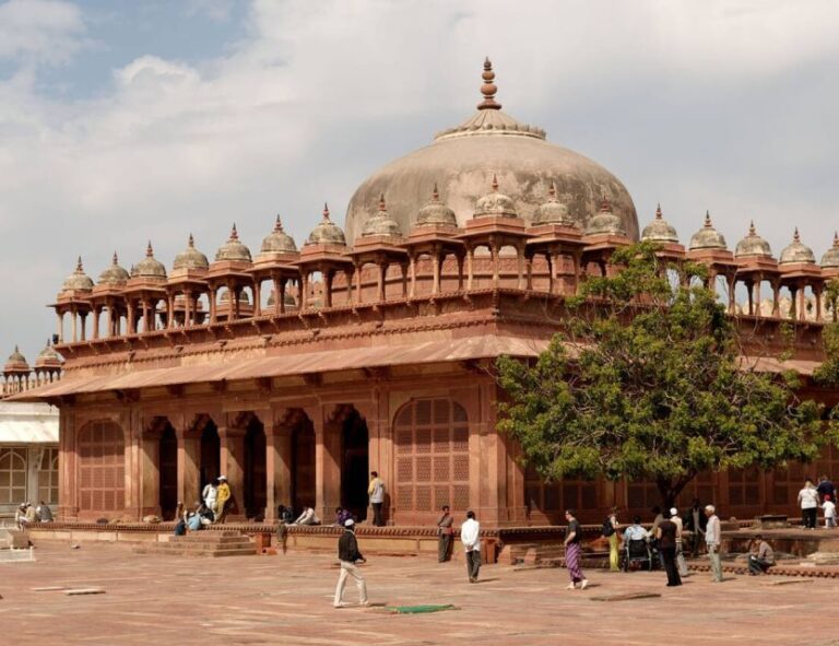 Agra to Jaipur Cab via Fatehpur Sikri & Abhaneri Stepwell