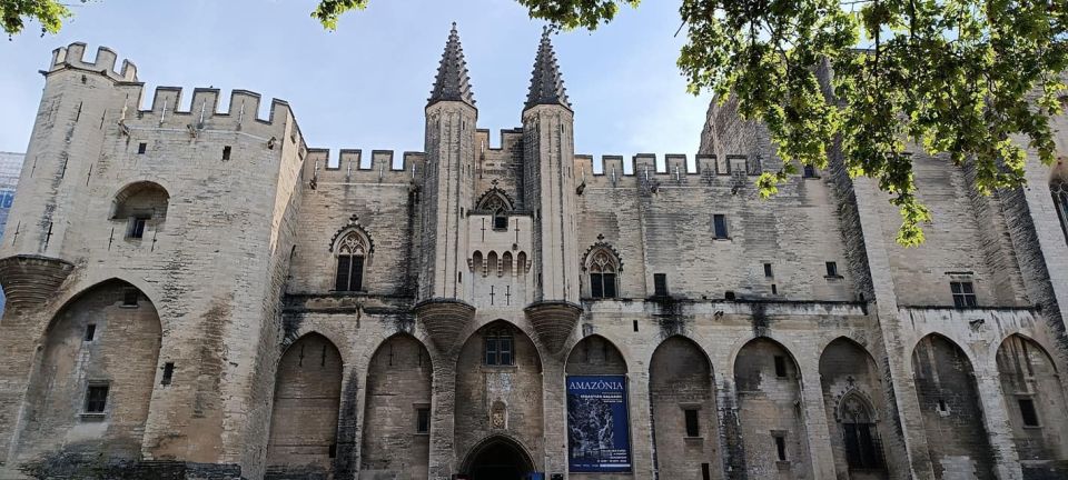 Aix-en-Provence: Avignon Tour & Chateauneuf-du-Pape Tasting