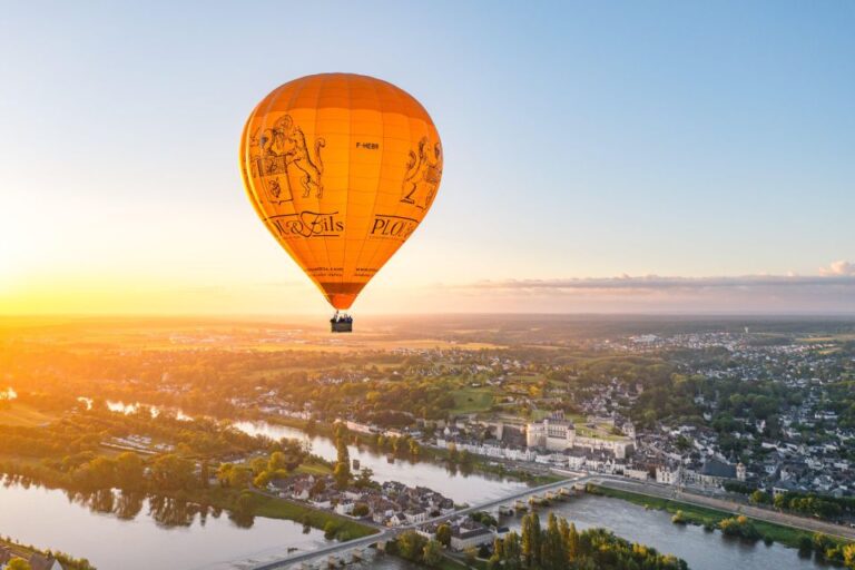 Amboise Hot-Air Balloon VIP for 6 Over the Loire Valley
