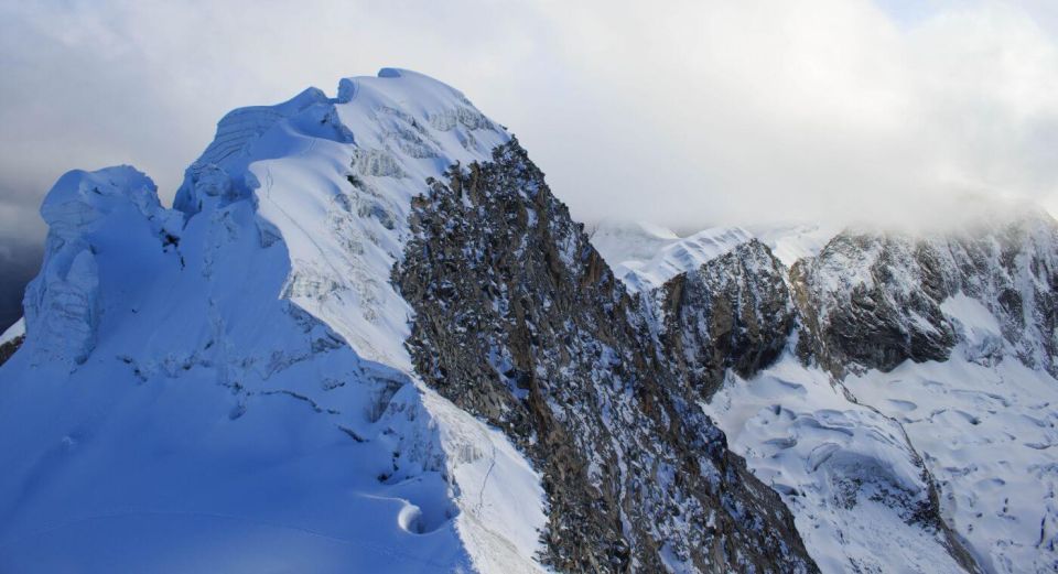 Ancash: Mountaineering to the Mountain Vallunaraju |2D-1N| - Trip Details