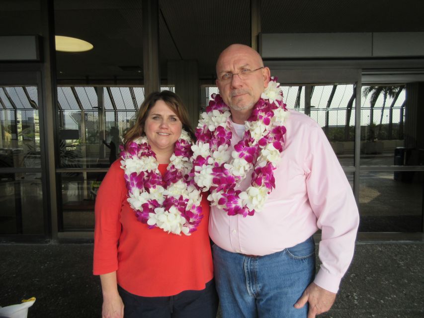 Big Island: Kona Airport Traditional Lei Greeting