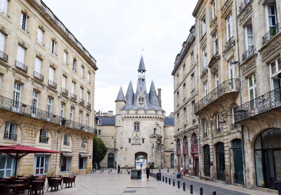 Bordeaux Walking City Tour With a Local Certified Guide - Activity Description