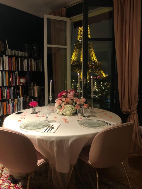 Cosy Private Romantic Dinner in Front of the Eiffel Tower