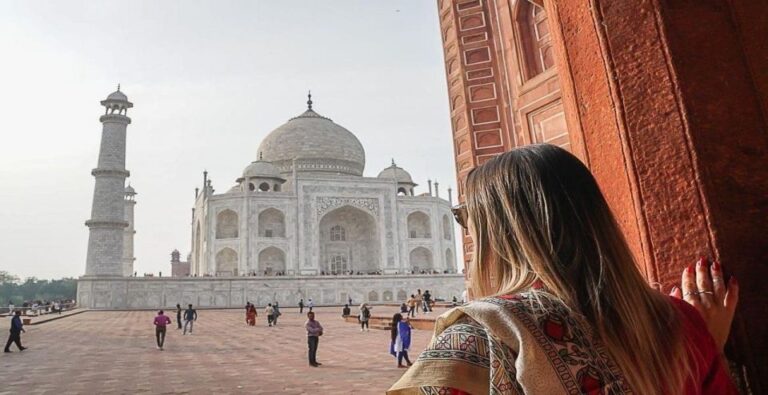 Delhi: Explore Taj Mahal and Agra Day Trip by Car
