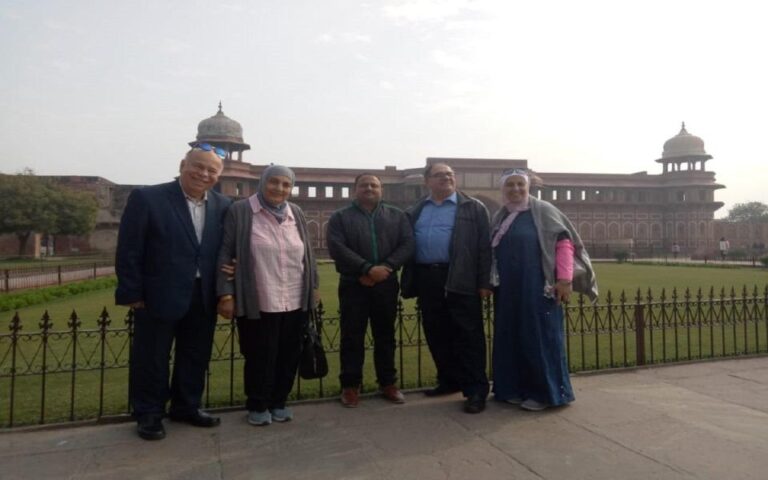 Delhi: Private Sunrise Taj Mahal & Agra Fort Tour By Car