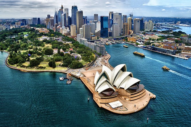 Departure Transfer: Sydney to Sydney Airport SYD in Luxury Van - Service Details