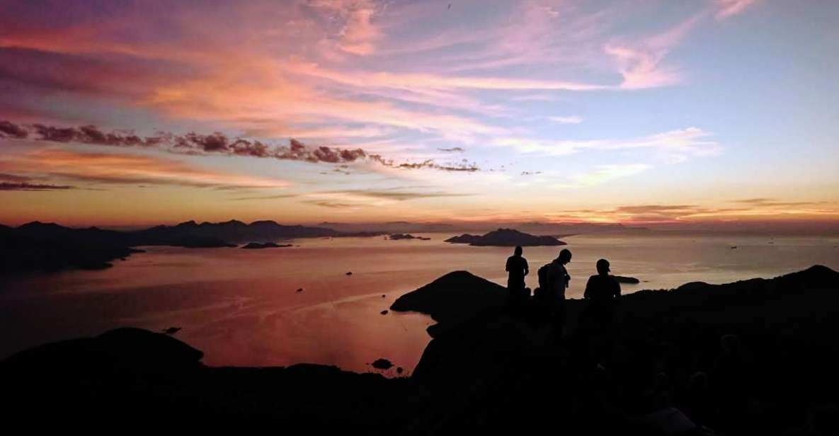 From Abraão: Hiking Tour to Pico Do Papagaio on Ilha Grande