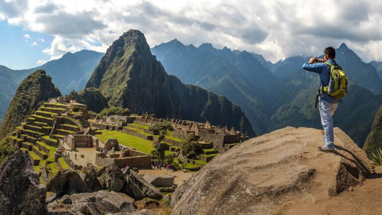 From Cusco: Train Ride and Guided Tour of Machu Picchu