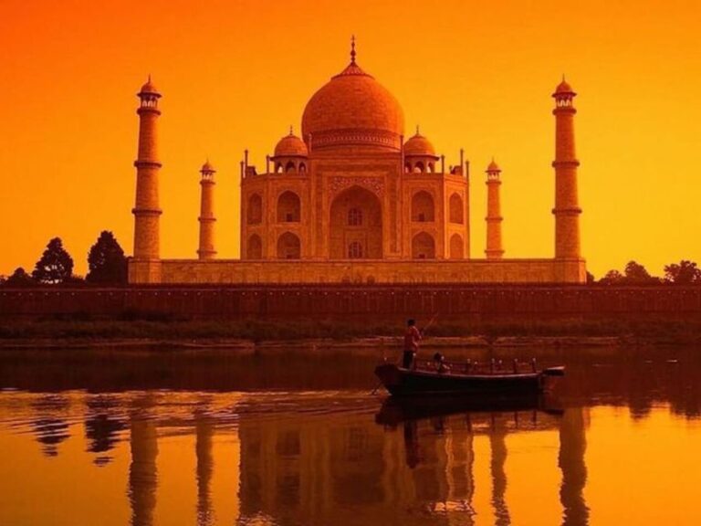 From Delhi: Day Trip to Taj Mahal, Agra Fort & Baby Taj