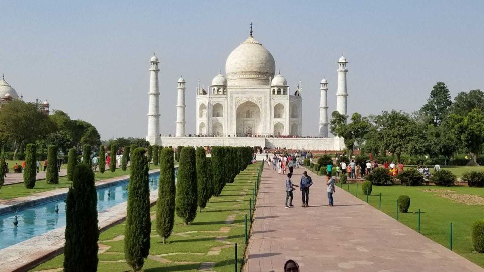 From Delhi: Full-Day Taj Mahal Tour by Car