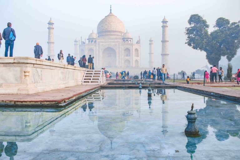 From Delhi: Private 2-Day Taj Mahal & Agra Tour 