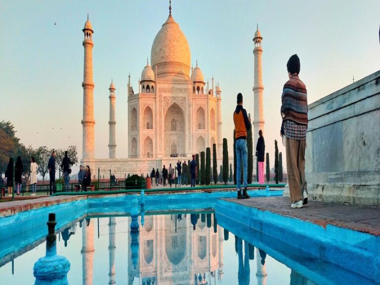 From Delhi: Private Agra Day Tour With Fatehpur Sikri by Car