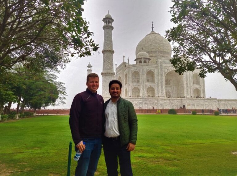 From Delhi: Sunrise Taj Mahal & Agra Private Day Trip By Car