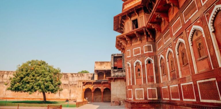 From Mumbai: Taj Mahal & Agra Fort Tour With Same-Day Flight