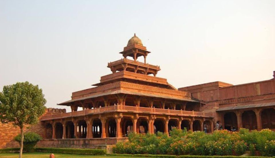 From New Delhi: Taj Mahal Sunrise Tour With Fatehpur Sikri