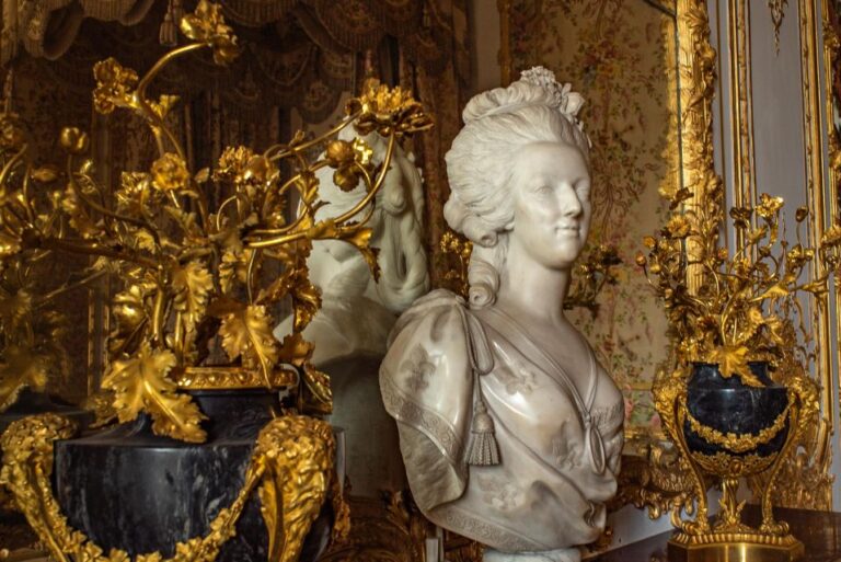 From Paris: Versailles Palace & Gardens Private Guided Tour