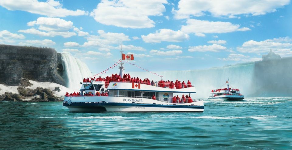 From Toronto: Niagara Falls Day Tour With Boat Cruise