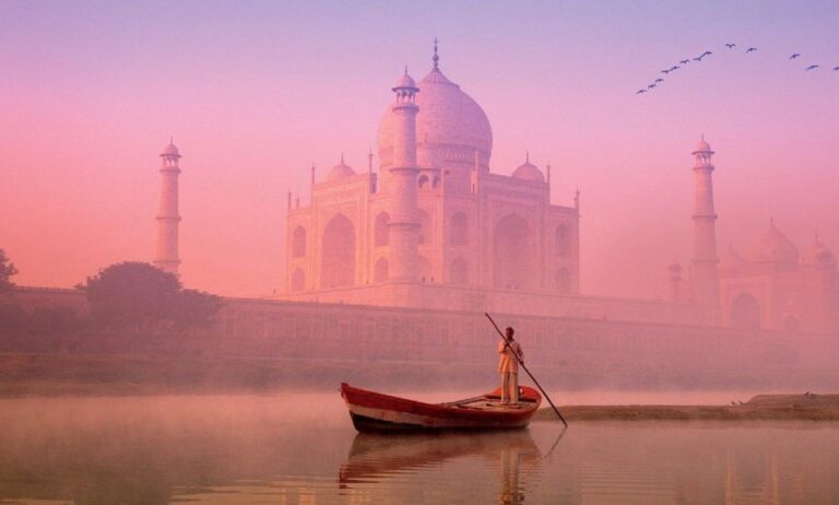 Full Day Taj Mahal & Agra Fort Tour By Gatimaan Train