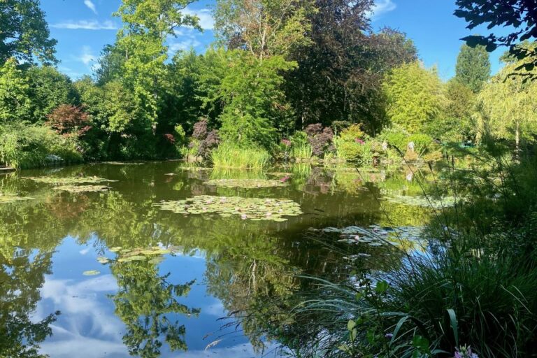 Giverny, Versailles, Trianon for 2 – 7 People From Paris