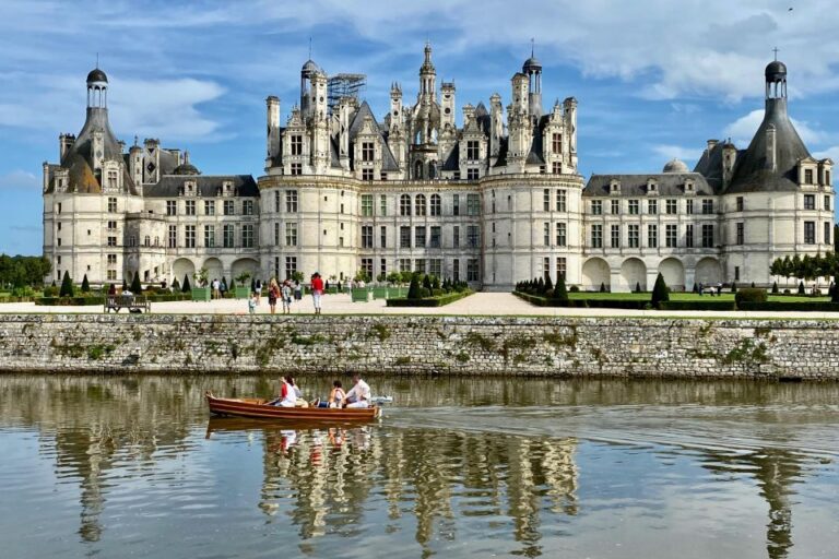 Individual Tour of Chambord, Chenonceau, and Amboise From Paris With a Guide