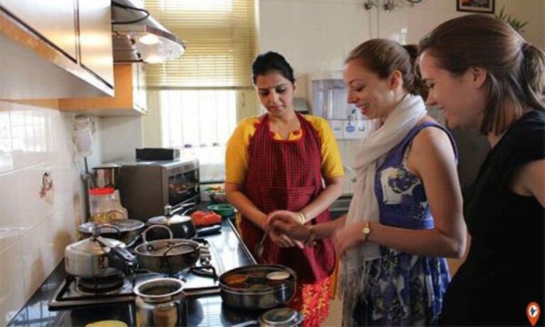 Jaipur: Cooking Class at the Host Familys House for 3 Hours