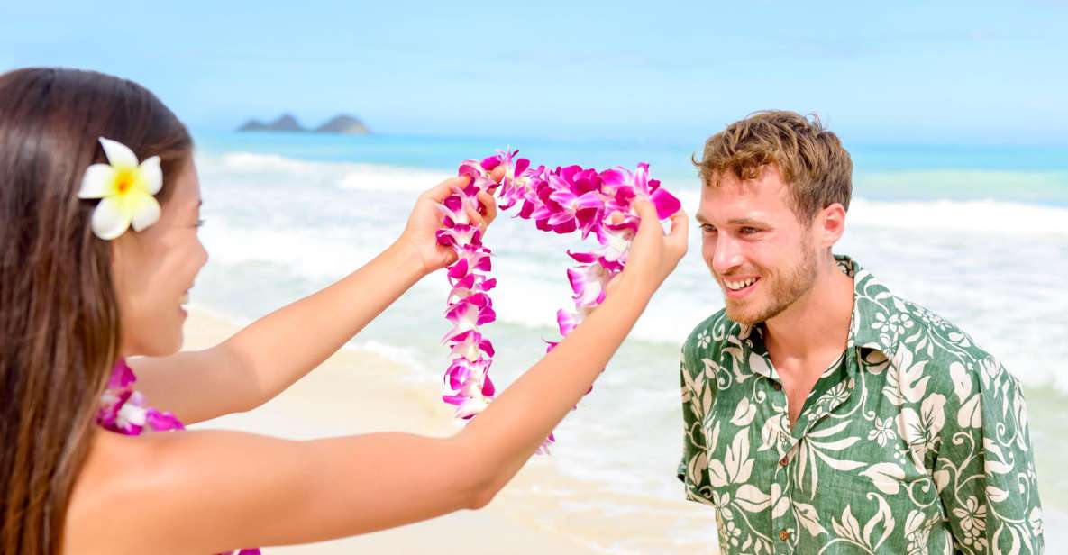 Kauai: Lihue Airport Honeymoon Lei Greeting - Experience of Traditional Lei Welcome