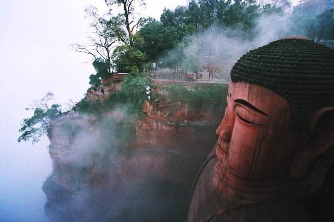 Leshan Giant Buddha and Huanglongxi Ancient Town Day Trip