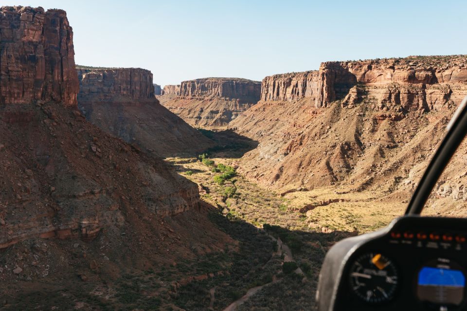 Moab: Corona Arch Canyon Run Helicopter Tour - Experience Highlights