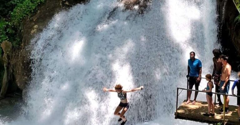 Montego Bay: Chuck Norris Falls & Dunns River Falls Tour