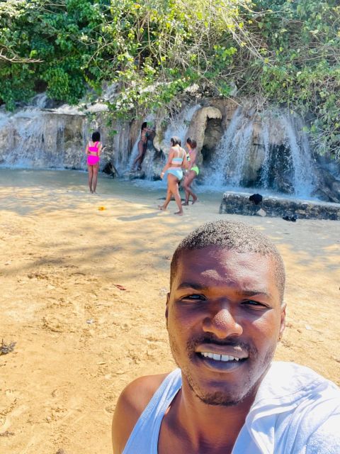 Montego Bay: Private Bob Marley and Dunns River Falls Tour