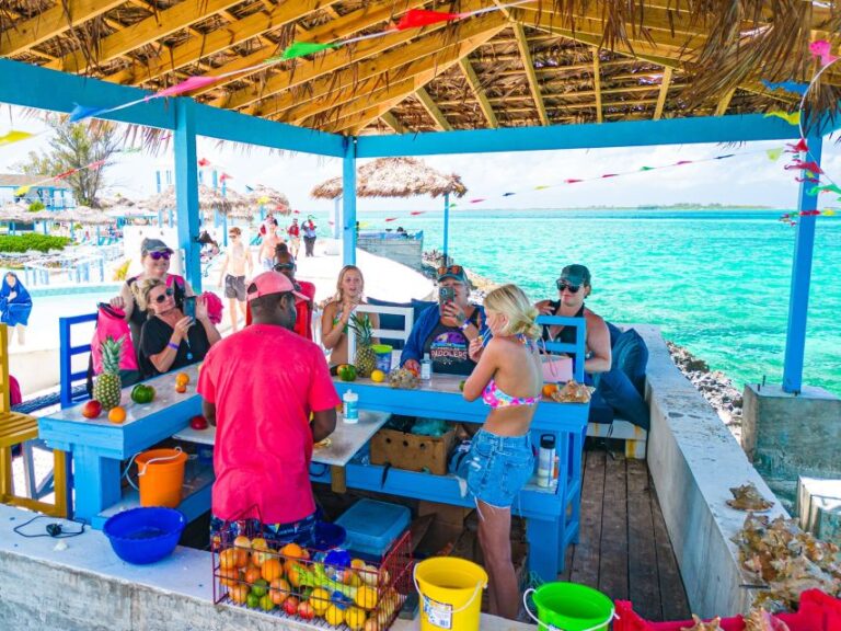 Nassau: SNUBA Diving Island Cruise With Bahamian Lunch