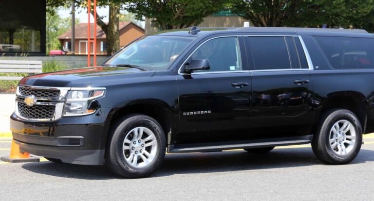 New Orleans: Private Airport Transfer With Luxury Car