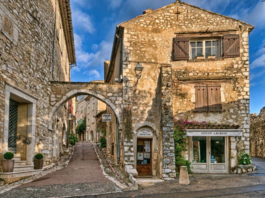 Nice: Medieval Villages Full-Day Guided Trip