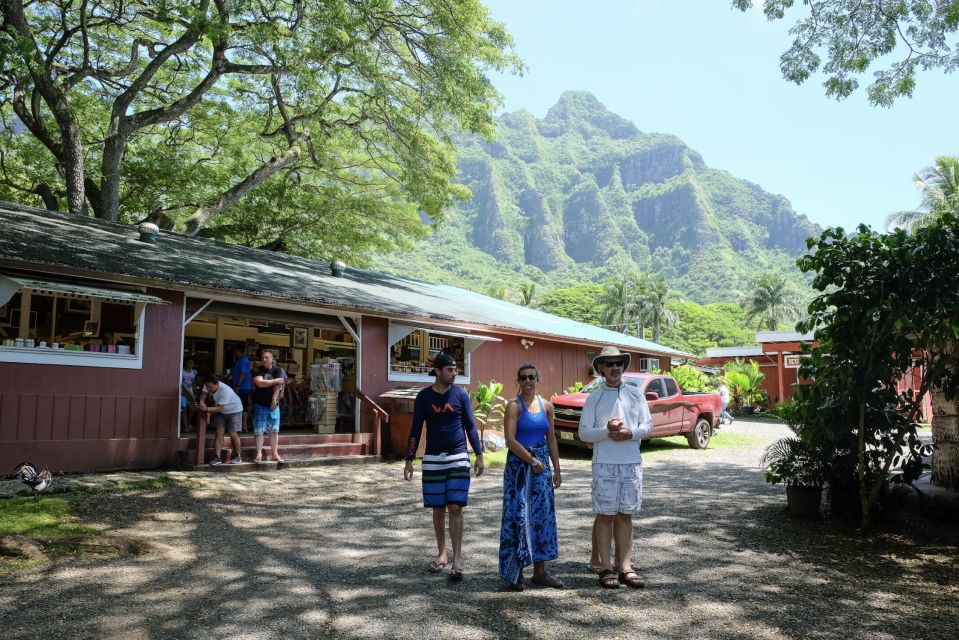 Oahu Hidden Gems & Waimea Botanical Garden/Waterfall Tour