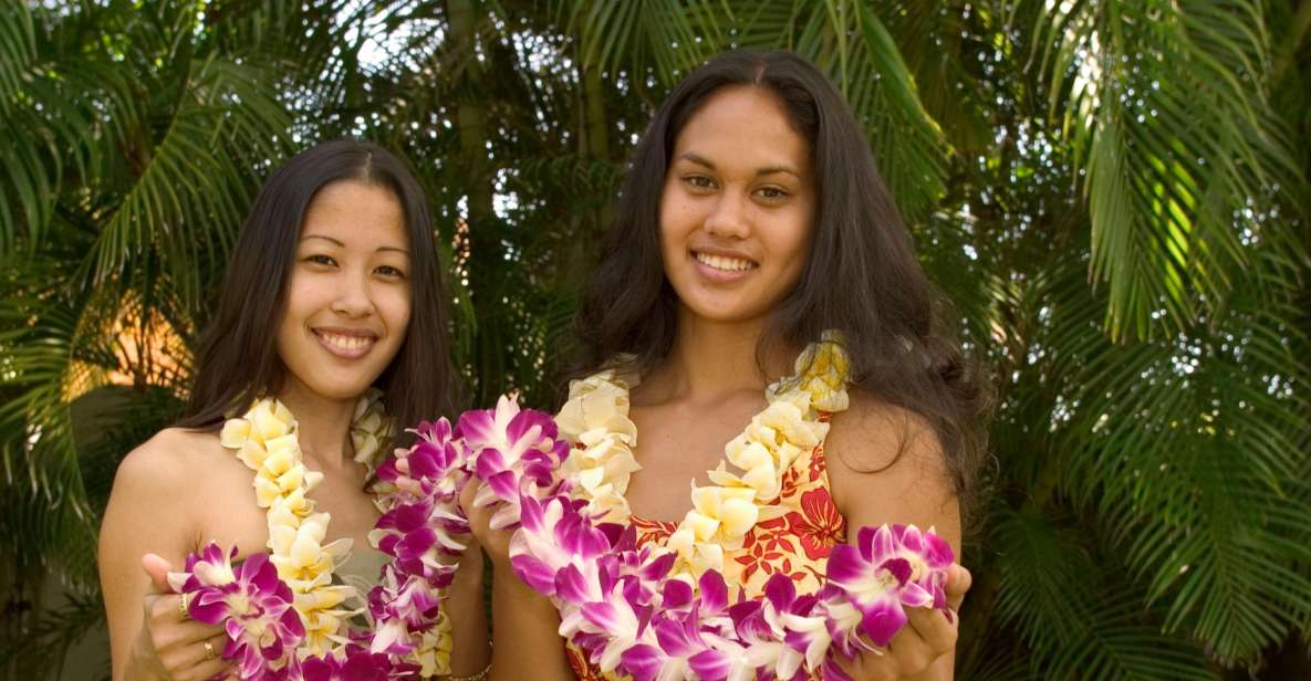 Oahu: Honolulu Airport (HNL) Honeymoon Lei Greeting - Background