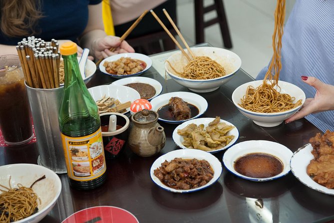 Off-beaten Route: Shanghai Old Town Discovery&Street Food Tasting - Culinary Delights