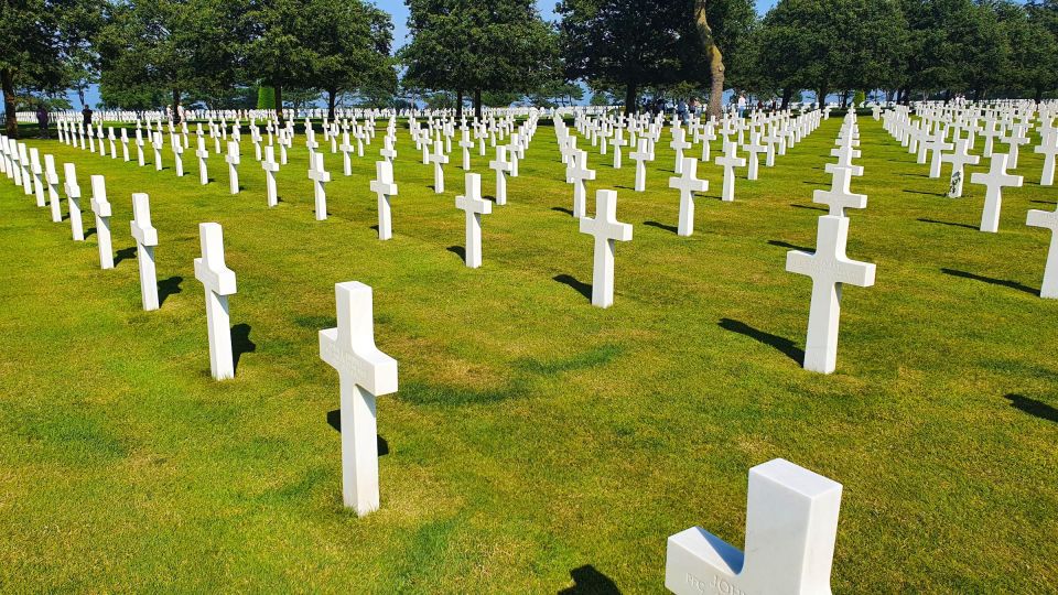 Omaha Beach and Colleville Cemetery Private Walking Tour - Itinerary