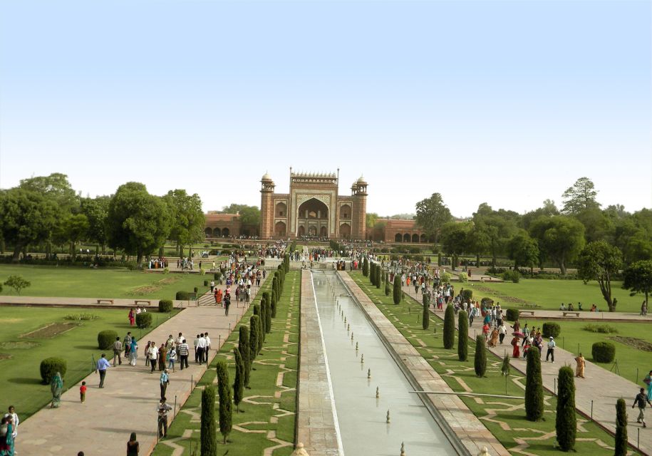 One Wonders of World Sunrise Day Trip to Agra From New Delhi - Pickup Locations and Languages