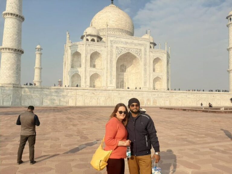 Overnight Agra Tour From Delhi With Transport & Guide