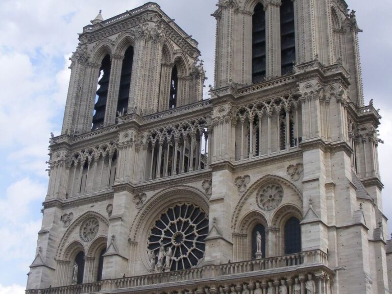 Paris 6-Hour Private Guided Walking Tour
