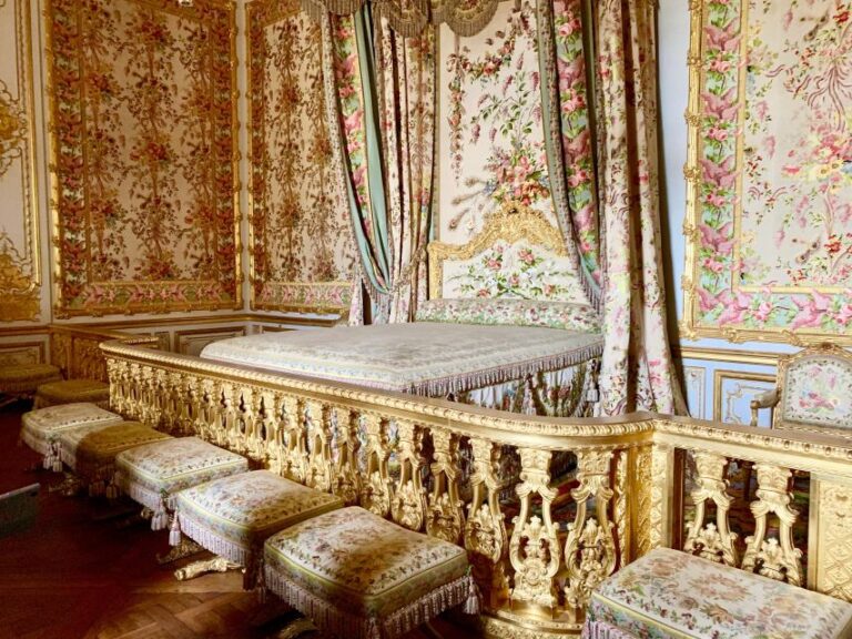 Paris and Versailles Palace: Full Day Private Guided Tour