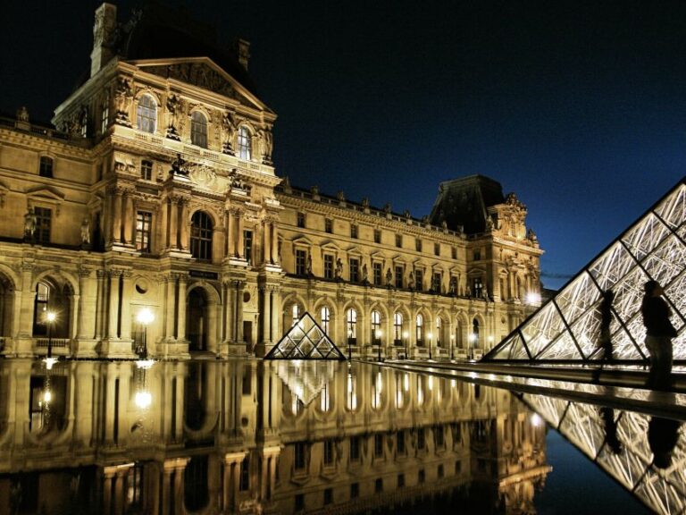 Paris by Night Sightseeing Private Tour & Seine River Cruise