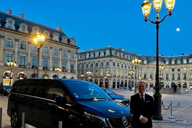 Paris: Domaine De Chantilly Private Tour in a Mercedes Van