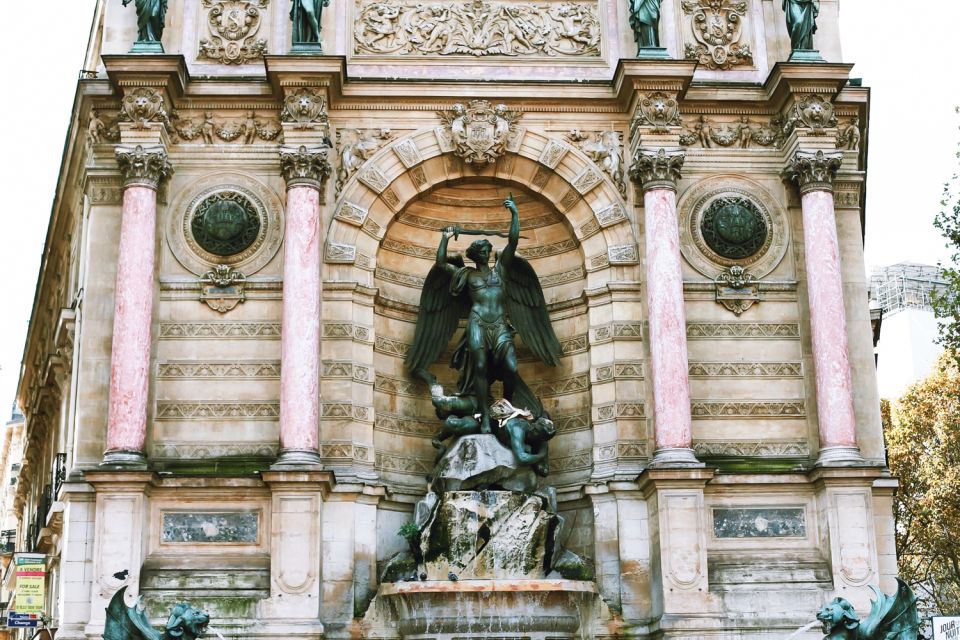 Paris: Guided Tour From Notre-Dame to Champs-Élysées