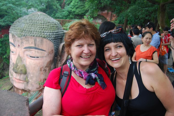 Private Leshan Giant Buddha and Local Food Tasting Trip - Customer Reviews and Feedback
