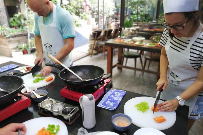 Private Sichuan Cooking Class Including Local Wet Market Visit
