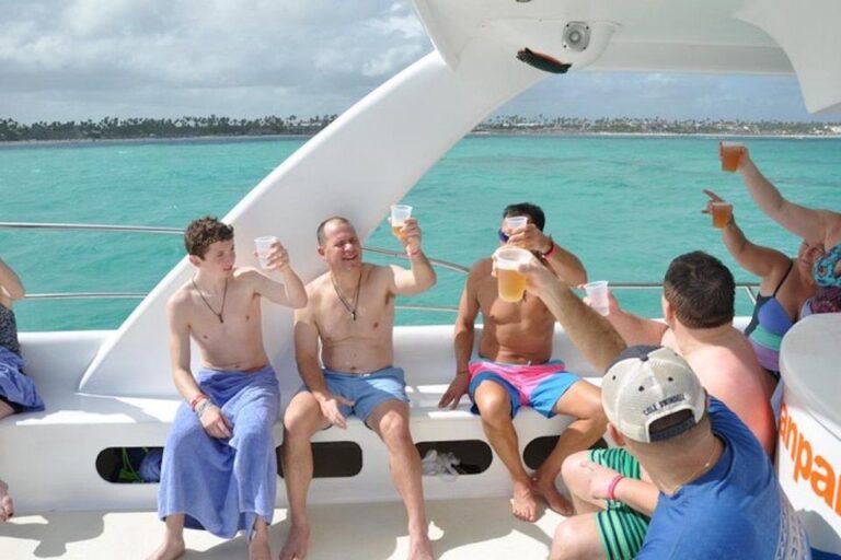 Punta Cana: Parasailing and Snorkeling Cruise With Open Bar